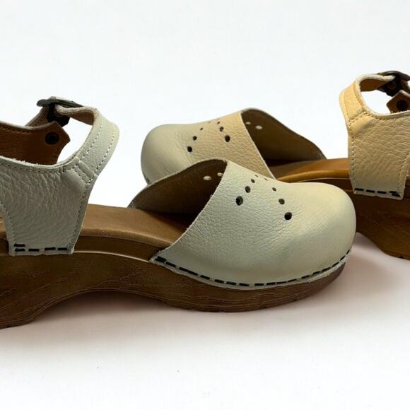 Sanita White Leather Clogs, Women’s EU 39 / US 8.5-9, Like New - Picture 6 of 6